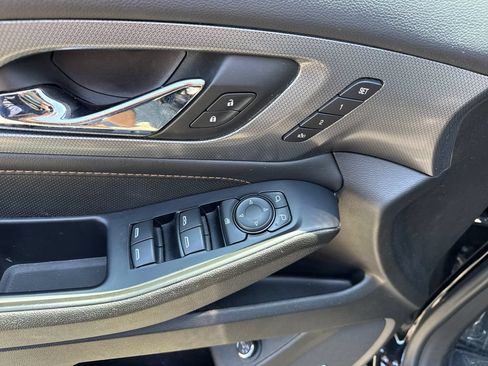 Used 2021 Chevrolet Traverse Premier w/ Redline Edition FWD image 20