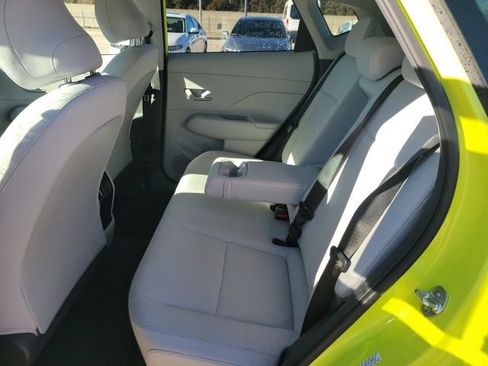 Used 2025 Hyundai Kona SEL image 16