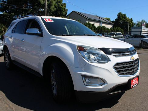 Used 2016 Chevrolet Equinox LTZ w/ Enhanced Convenience Package FWD image 3