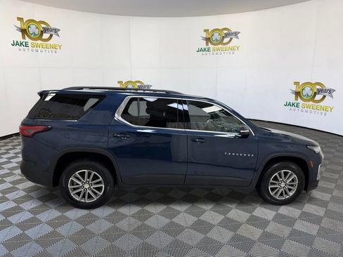 Used 2023 Chevrolet Traverse LT image 11