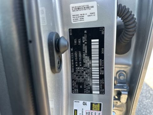 Used 2025 Toyota Corolla Cross LE image 33