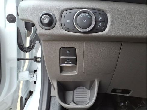 Used 2024 Ford Transit 250 148 Medium Roof image 15