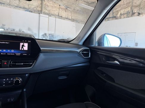 Used 2025 Chevrolet TrailBlazer LT image 33