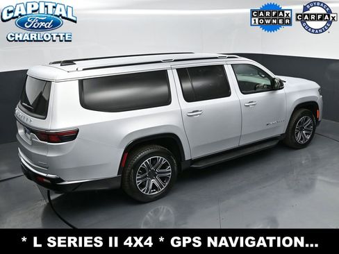 Used 2024 Jeep Wagoneer L Series II w/ Flexible Seating Group AWD/4WD image 31