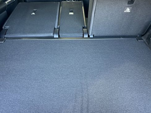 New 2025 Mercedes-Benz GLB 250 image 15