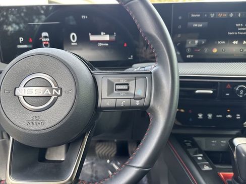 Used 2025 Nissan Kicks SR image 17