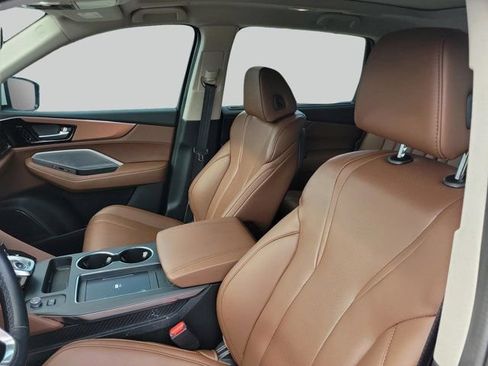 Certified 2025 Acura MDX FWD w/ Technology Package image 8
