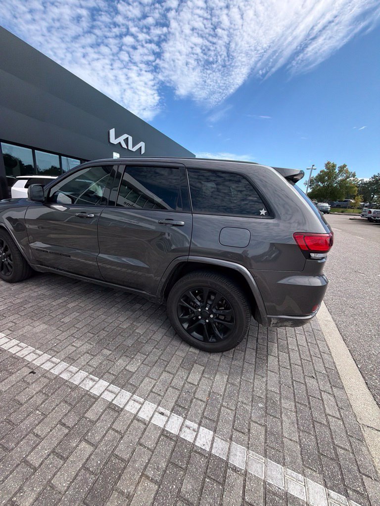 Used 2021 Jeep Grand Cherokee Laredo X RWD image 14