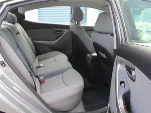Used 2013 Hyundai Elantra GLS w/ Preferred Pkg FWD image 19