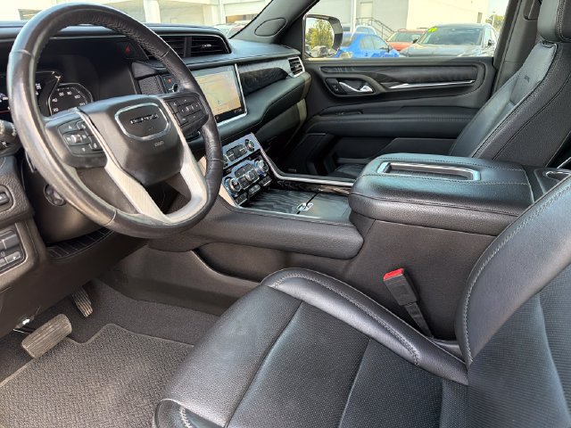 Used 2021 GMC Yukon Denali w/ Denali Premium Package AWD/4WD image 19