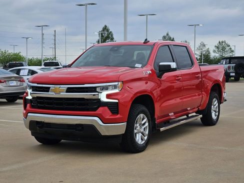 Used 2024 Chevrolet Silverado 1500 LT w/ Z71 Off-Road Package image 3