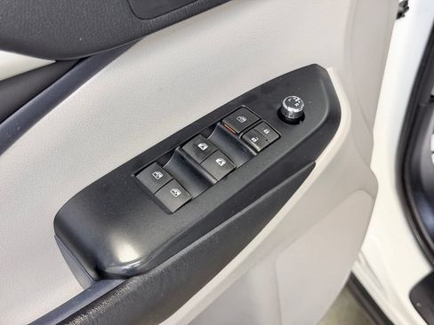 Used 2017 Toyota Highlander XLE AWD/4WD image 10