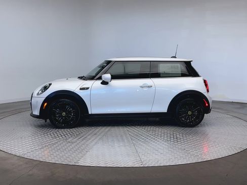 Certified 2024 MINI Cooper SE image 5