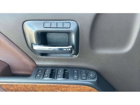 Used 2015 Chevrolet Silverado 1500 High Country w/ High Country Premium Package image 20
