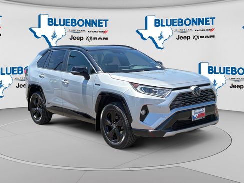 Used 2020 Toyota RAV4 XSE AWD/4WD image 3