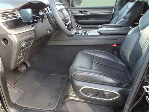 Used 2023 Jeep Wagoneer L Series III w/ Rear Seat Video Group 1 image 12