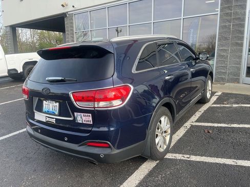 Used 2016 Kia Sorento LX w/ LX Convenience Package AWD/4WD image 3