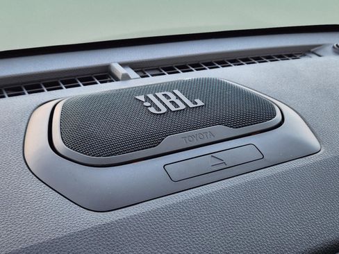 Used 2025 Toyota 4Runner Trailhunter image 23