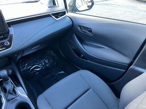 Used 2025 Toyota Corolla LE image 31