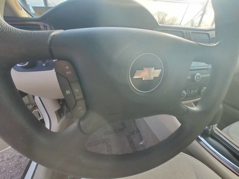 Used 2009 Chevrolet Impala LT image 15