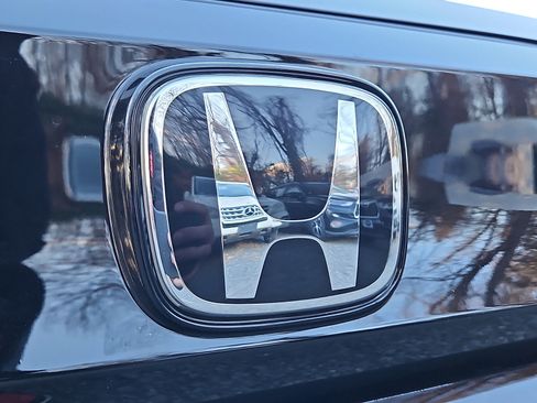 Certified 2025 Honda Prologue EX image 11