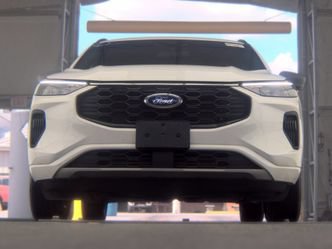 Used 2023 Ford Escape ST-Line w/ Tech Pack #1 AWD/4WD image 3