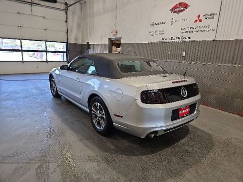 Used 2014 Ford Mustang Premium RWD image 5