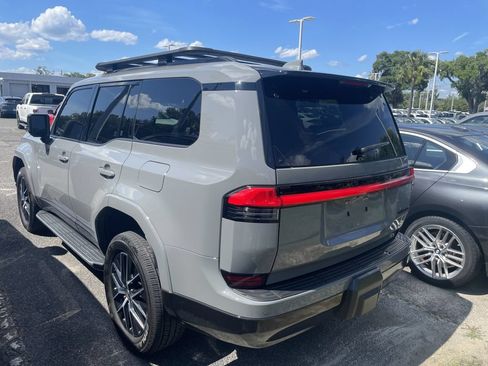 Used 2024 Lexus GX 550 w/ Accessory Package (31) AWD/4WD image 13