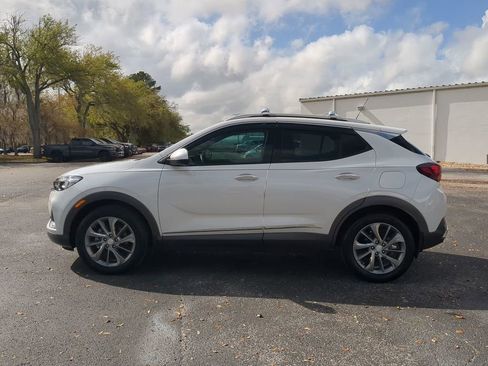 Used 2023 Buick Encore GX Essence w/ Experience Buick Package FWD image 7