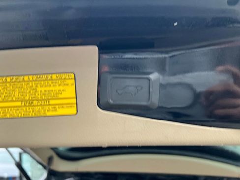 Used 2010 Toyota Highlander Limited image 24