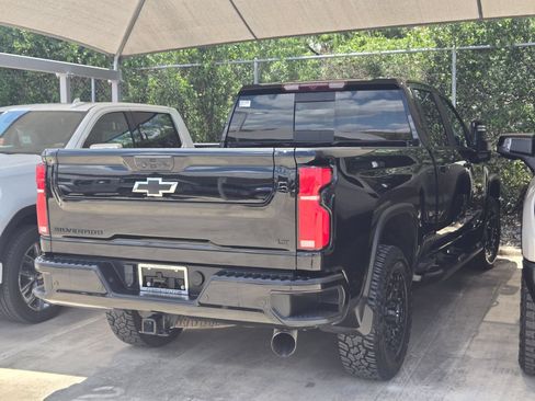 Certified 2024 Chevrolet Silverado 2500 LT w/ Midnight Edition AWD/4WD image 8