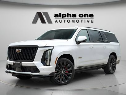 Used 2025 Cadillac Escalade ESV V
