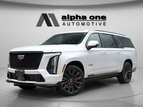 Used 2025 Cadillac Escalade ESV V AWD/4WD image 1