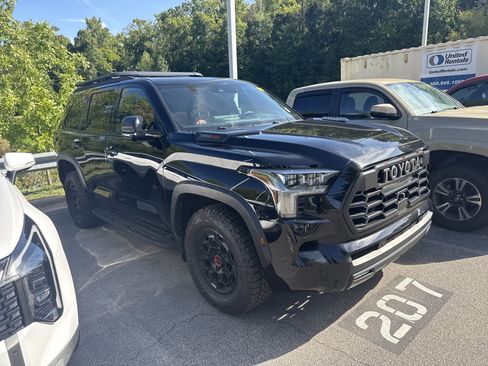 Used 2025 Toyota Sequoia TRD Pro AWD/4WD image 5