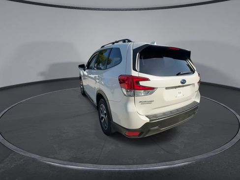Certified 2022 Subaru Forester Premium AWD/4WD image 6