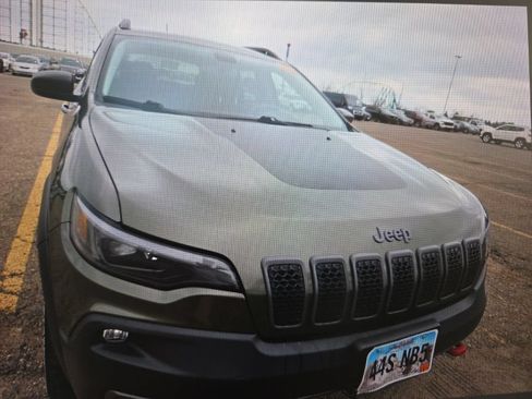 Used 2020 Jeep Cherokee Trailhawk w/ Cold Weather Group AWD/4WD image 6