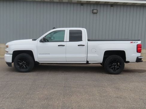 Used 2019 Chevrolet Silverado 1500 LT w/ All Star Edition AWD/4WD image 7