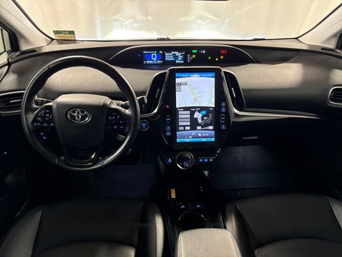 Used 2021 Toyota Prius Prime XLE FWD image 4