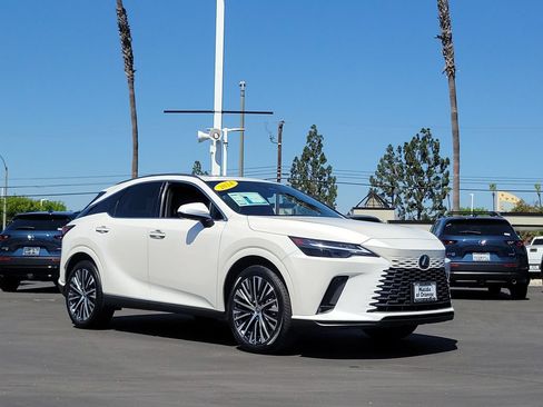Used 2024 Lexus RX 350 Premium Plus w/ Cold Area Package FWD image 35