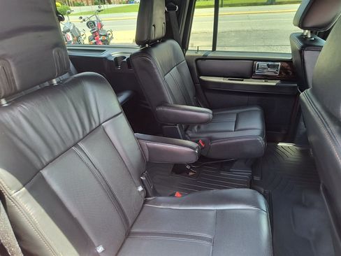 Used 2016 Lincoln Navigator Reserve AWD/4WD image 23