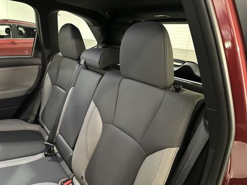 Used 2025 Subaru Forester Limited image 21