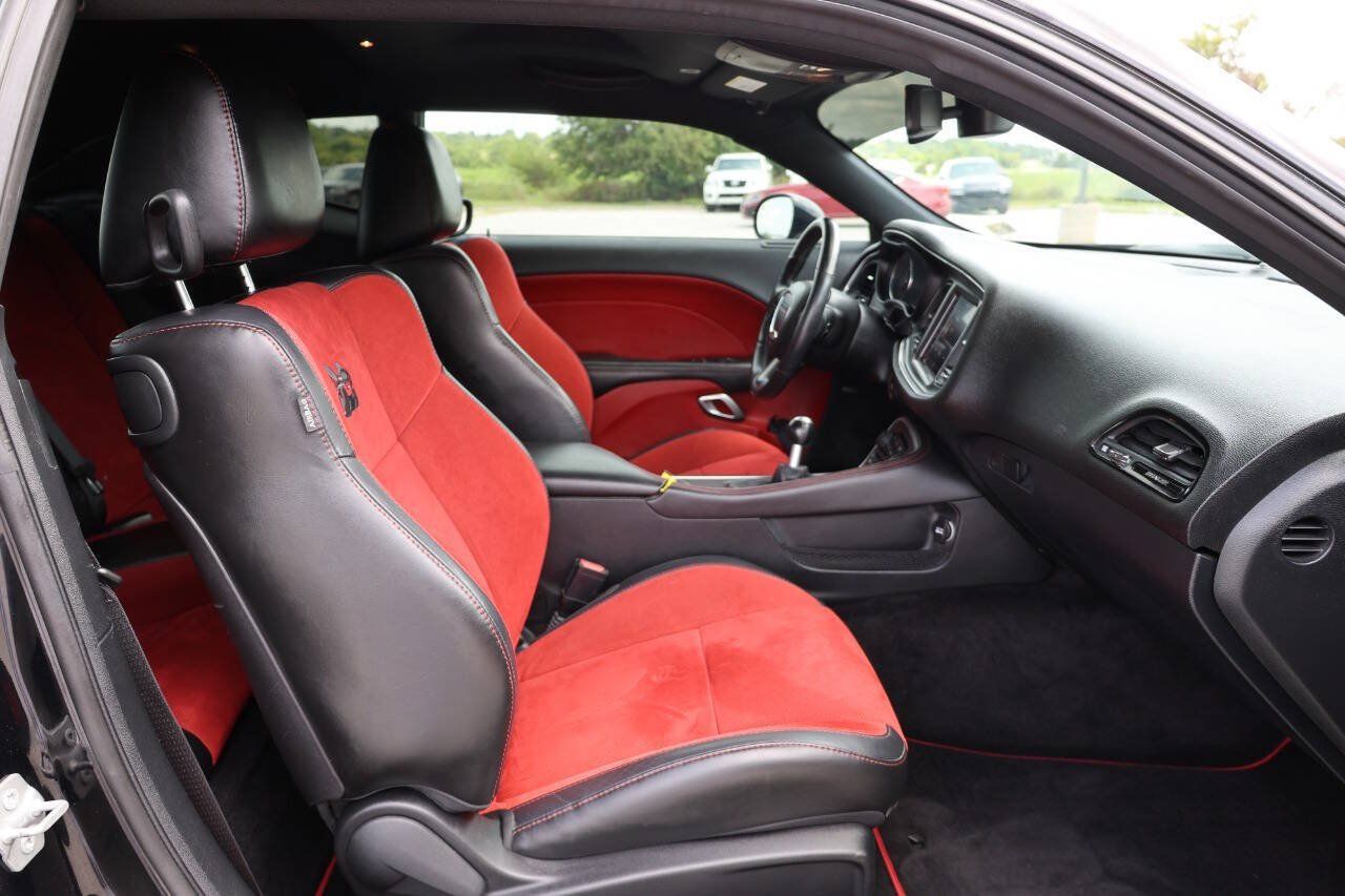 Used 2018 Dodge Challenger R/T Scat Pack RWD image 15