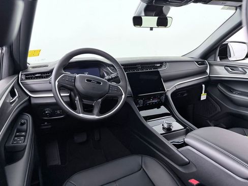 New 2025 Jeep Grand Cherokee L Limited w/ Black Appearance Package image 15