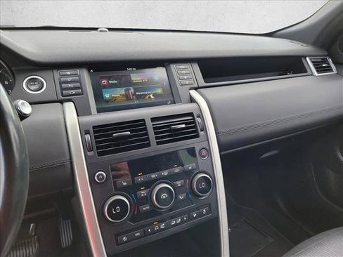 Used 2019 Land Rover Discovery Sport SE AWD/4WD image 21