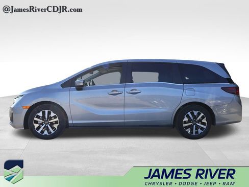 Used 2025 Honda Odyssey EX-L image 2