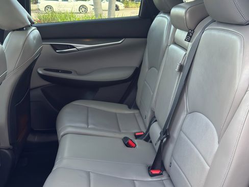 Used 2025 INFINITI QX50 Luxe image 19