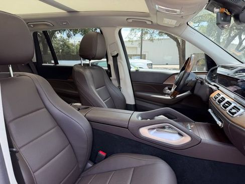 Used 2021 Mercedes-Benz GLS 450 4MATIC image 17