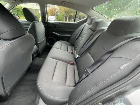 Used 2025 Nissan Altima 2.5 SV FWD image 21