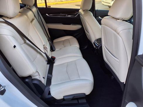 Used 2022 Cadillac XT6 Sport w/ Technology Package image 13