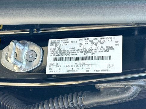 Used 2020 Ford Escape SE image 22